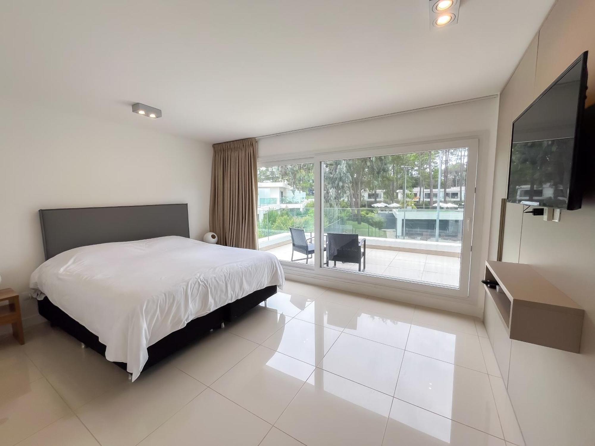 Solanas Punta Del & Crystal Resort 4*